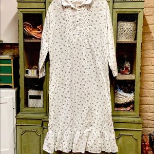 Laura Ashley Nightgown size small